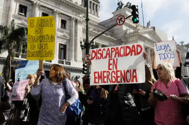 Miles de personas apoyaron la sanci�n de la ley de emergencia en discapacidad frente al Congreso y en todo el pa�s.
