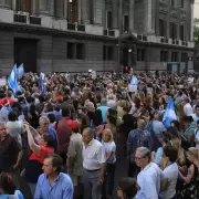 A veces los que dicen ser diferentes al final no lo son tanto