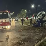 Video: un adolescente y un adulto murieron tras un brutal choque y vuelco en Maip�