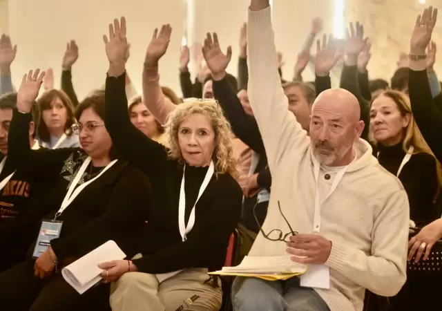 El PJ mendocino defini� internas para elegir candidatos y marcar diferencias con la UCR.