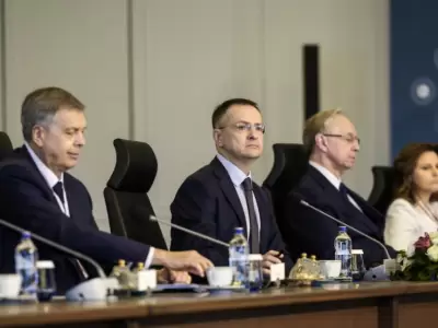 Las negociaciones logran corredores humanitarios y de intercambio de prisioneros, pero no hay tregua a la vista.