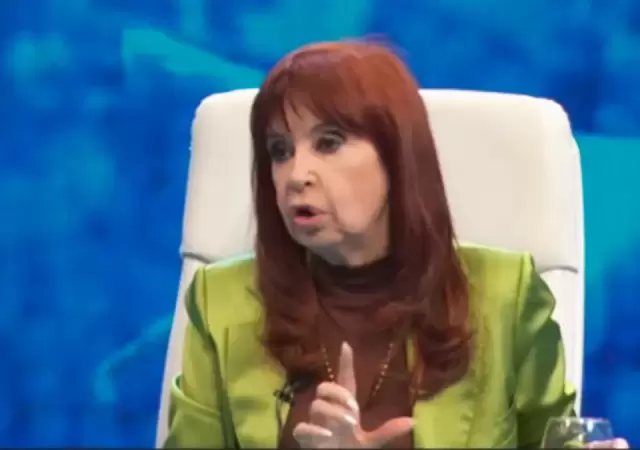 Cristina le anunci� por televisi�n a Kicillof que ser� candidata en la Tercera Secci�n Electoral. (Foto: web)