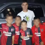 Newell's Old Boys: esc�ndalo por la suspensi�n de jugadores de 9 a�os tras una foto con Malcorra