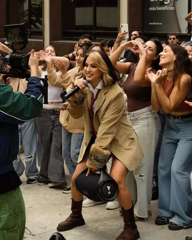Flor Vigna incursiona en la m�sica.