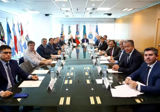 Gobernadores piden reunirse con Milei para discutiruna reforma fiscal integral y retomar el Pacto de Mayo.