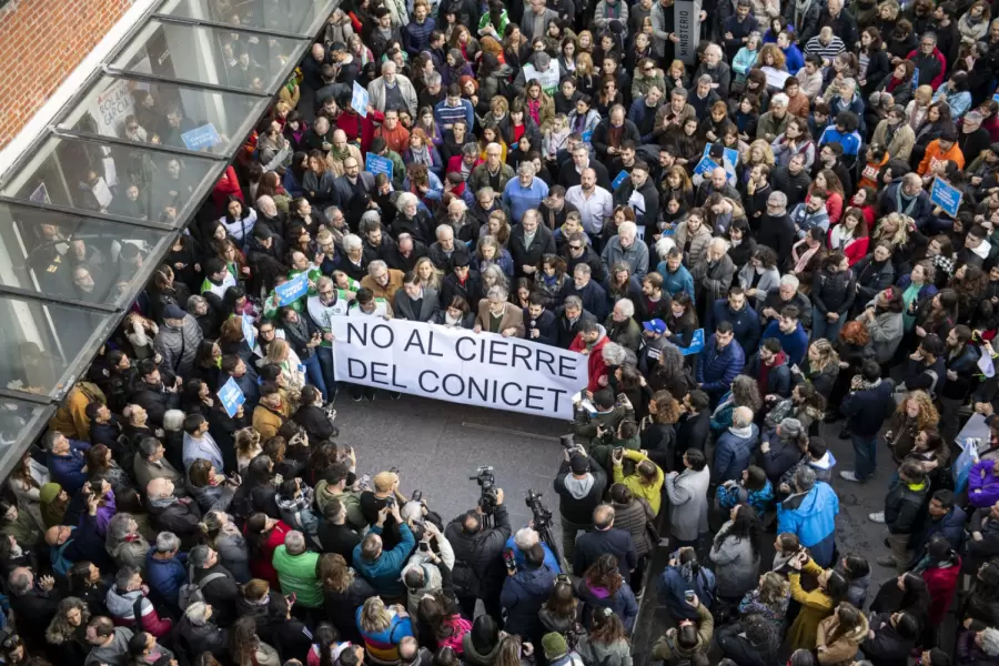 Rechazo masivo al posible cierre