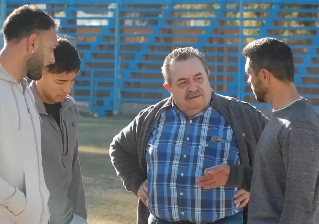 Quiroga vuelve moment�neamente al poder.