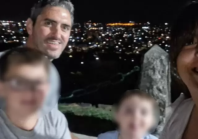 Fernando Dellarciprete, autor del triple crimen, junto a Roc�o Villarreal y sus dos peque�os.