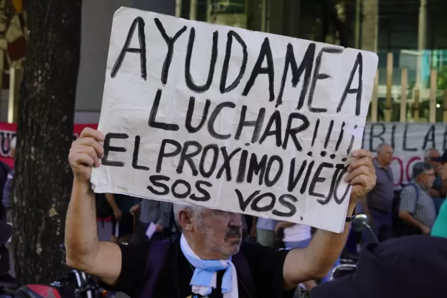 Una protesta de jubilados pidiendo mejoras urgentes. (Imagen: web)