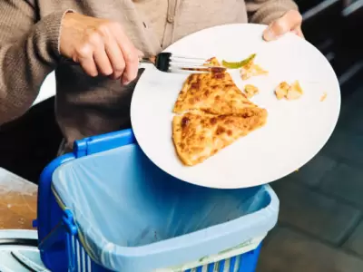Persona no termina su comida.