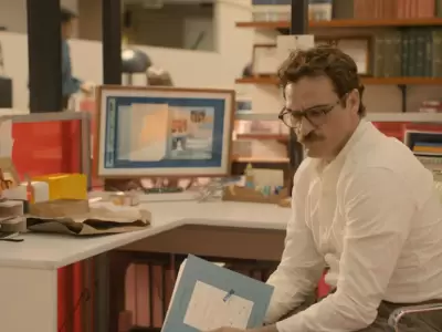 Joaquin Phoenix, en la pelicula "Her", de Spike Jonze, donde el protagonista entabla una relaci�n sentimental con una inteligencia artificial.