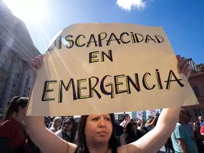 Reclamos y protestas frente al Congreso