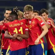 Espa�a goleaba, se durmi� y Francia casi lo empata: 5 a 4 y a la final de la Nations
