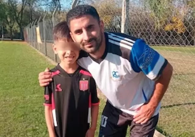 El nene herido y su pap�. (Foto: web)