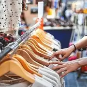 El consumo no repunta: ventas en comercios pyme bajaron por quinto mes consecutivo