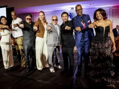 Manny Pacquiao junto a otros p�giles ingresados al Sal�n de la fama