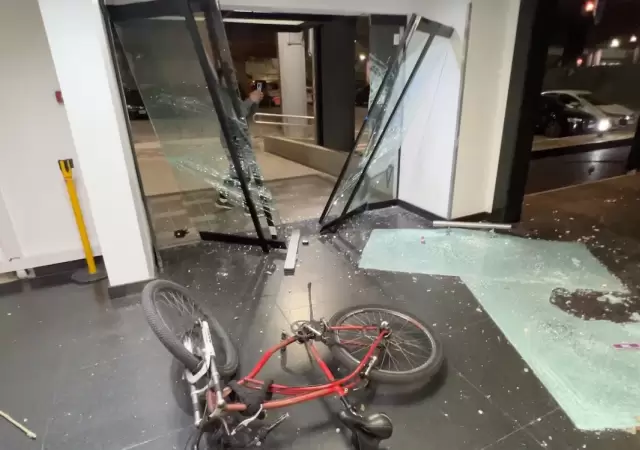 Destrozos en ARTEAR.