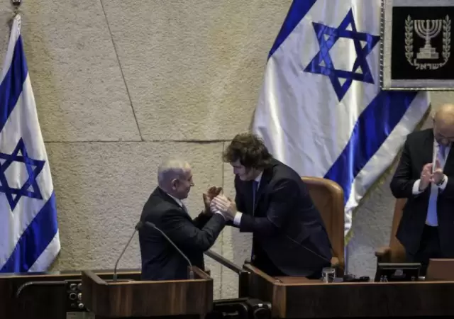 Milei fue ovacionado en su ingreso al recinto legislativo de Israel, donde confirm� su alineamiento directo con Tel Aviv.