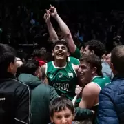 �El mejor triple de la historia? Incre�ble bombazo sobre la chicharra de Ferro a Boca