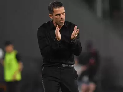 Fernando Gago, asumi� en Necaxa