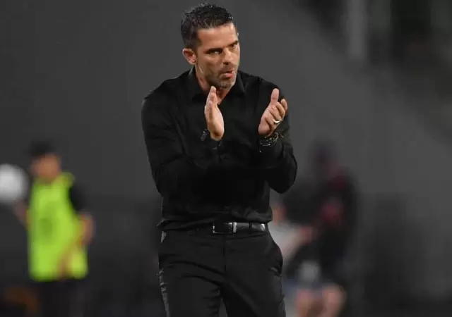 Fernando Gago, asumi� en Necaxa