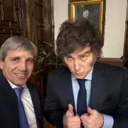 Milei celebr� la baja de la inflaci�n alabando a Caputo: "Es el mejor de la historia"