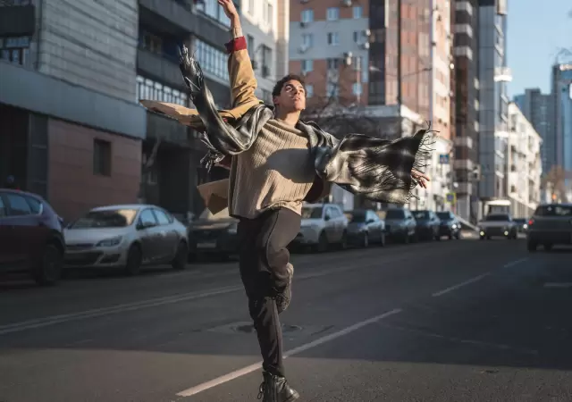 Bailar solo no es solo moverse: el ritual que puede sanarte por dentro.