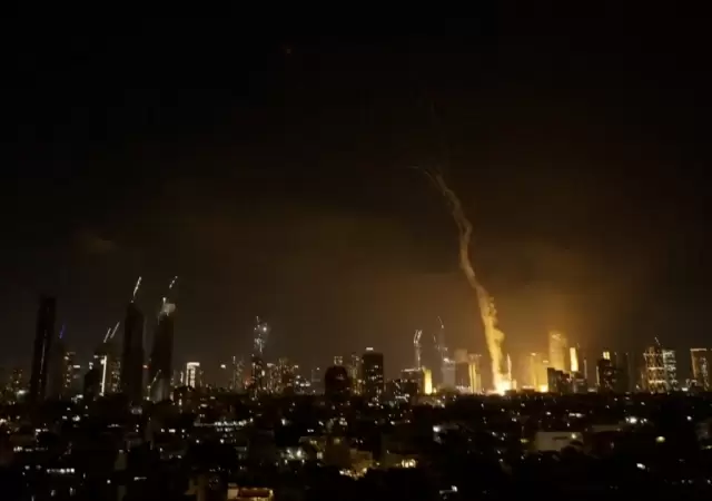Todo Tel Aviv se encuentra en alerta. La "C�pula de Hierro" no pudo detectar todos los misiles bal�sticos que cayeron sobre la capital israel�.