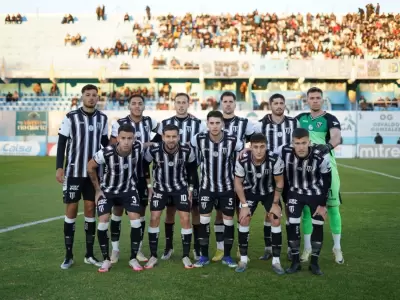 Gimnasia y Esgrima de Mendoza empat� y sigue en la pelea por la Primera Nacional