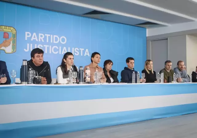 Plenario de dirigentes e intendentes del peronismo. /