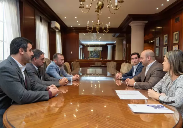 Representantes de Impulsa Mendoza y la Bolsa de Comercio