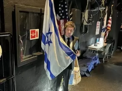 El presidente Javier Milei con la bandera de Israel/ Fuente: Javier Milei