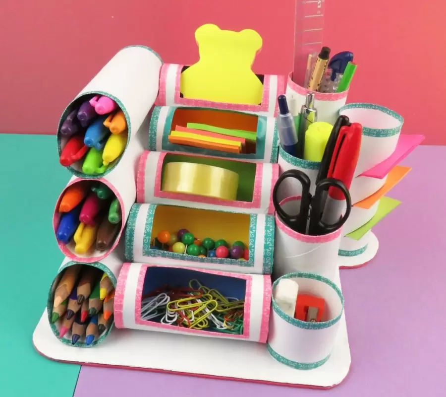 Organizadores de escritorio hechos con rollos de papel: Fuente: Pinterest