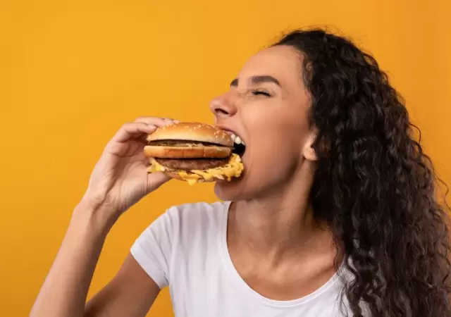 El v�nculo entre la falta de sue�o, las hormonas y el hambre.