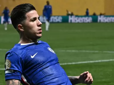 Enzo Fern�ndez celebra su gol.