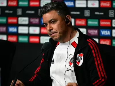 El Mu�eco habl� en conferencia de prensa