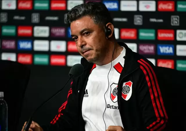 El Mu�eco habl� en conferencia de prensa