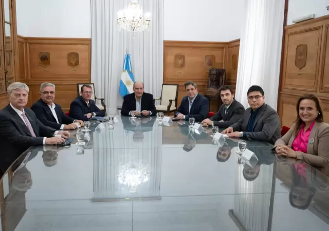 Gobernadores de todo el pa�s se reunieron con Francos y exigieron recursos para infraestructura y viviendas.