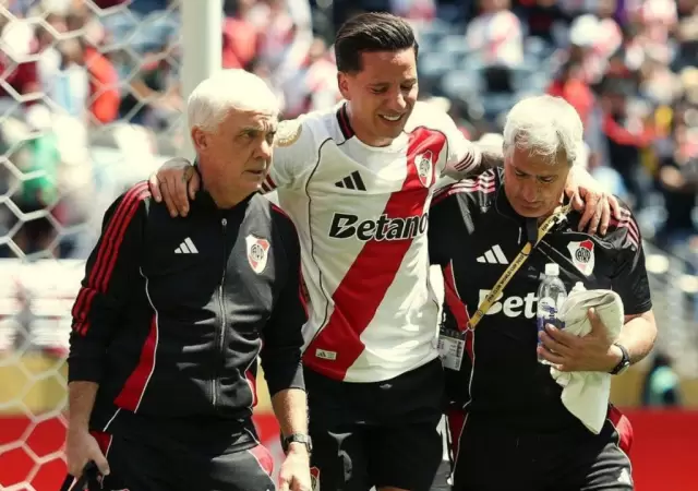 Driussi se retir� llorando del campo. /