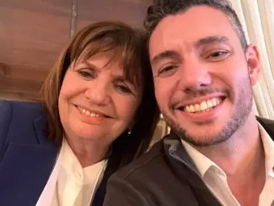 Dami�n Arabia junto a Patricia Bullrich/