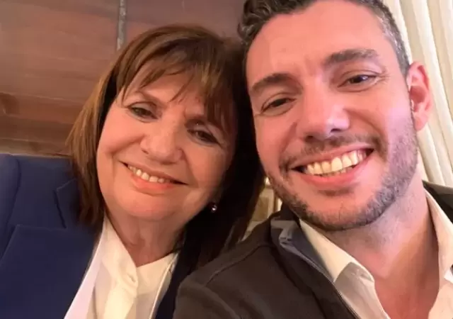 Dami�n Arabia junto a Patricia Bullrich/