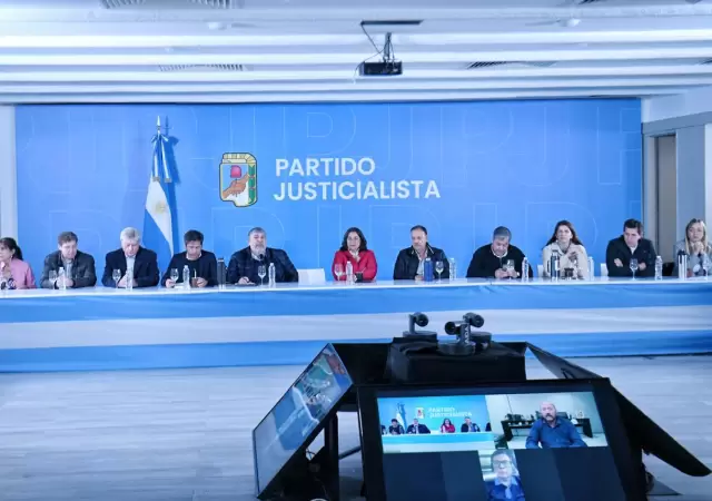Gobernadores peronistas en la sede del PJ nacional.
