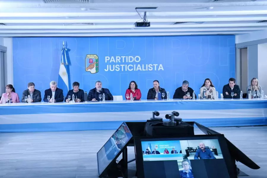 Gobernadores peronistas en la sede del PJ nacional.