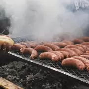 A cu�nto cotizan los choris y las hamburguesas en la marcha por Cristina