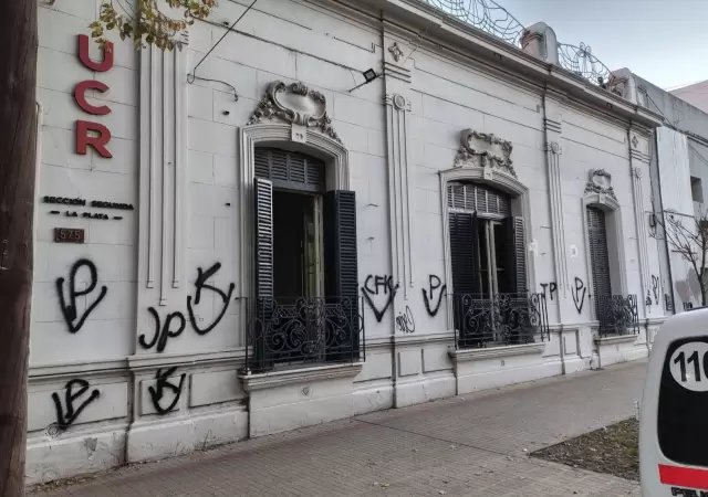 Ataques vand�licos a comit�s radicales: la UCR exige respuestas urgentes