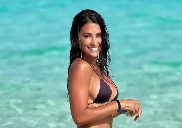 Antonela Roccuzzo deslumbra desde la costa de Florida.