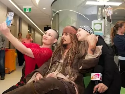 Johnny Depp sorprendi� a ni�os en el Hospital Ni�os de Jes�s durante la filmaci�n de Day Drinker