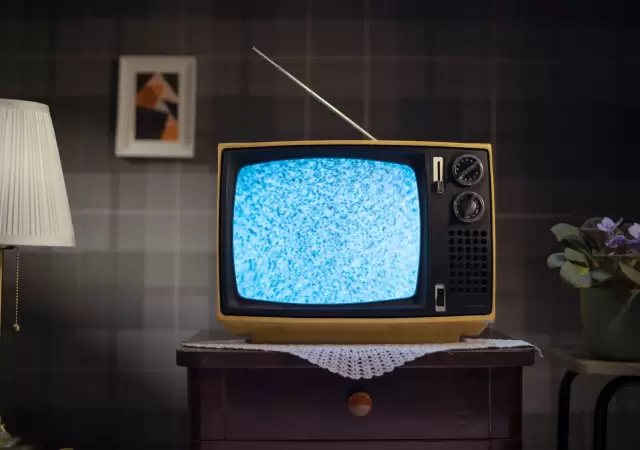 Para quienes no tengan plataformas, o para quienes quieran descansar un poco de ellas, algunas propuestas de la televisi�n abierta.