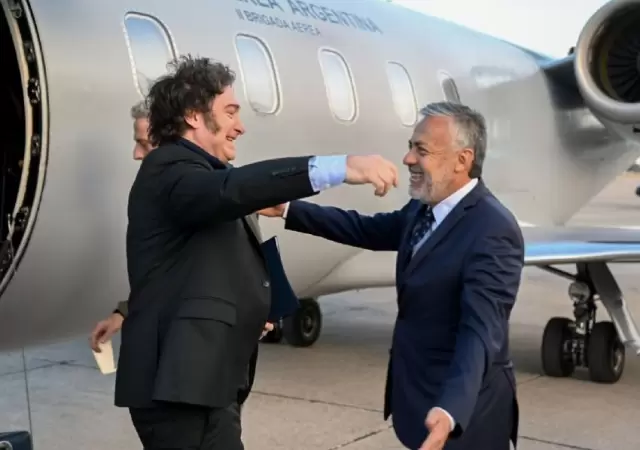 Javier Milei junto a Alfredo Cornejo.