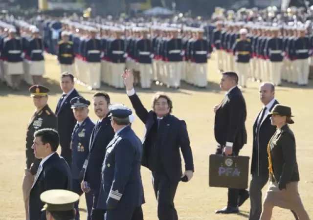 Javier Milei en el acto del campo de polo junto a Luis Petri